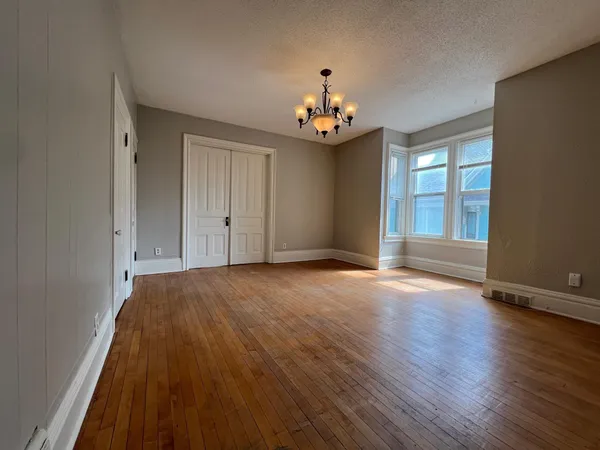 $1,525 | 691 Conway Street, St. Paul, MN 55106