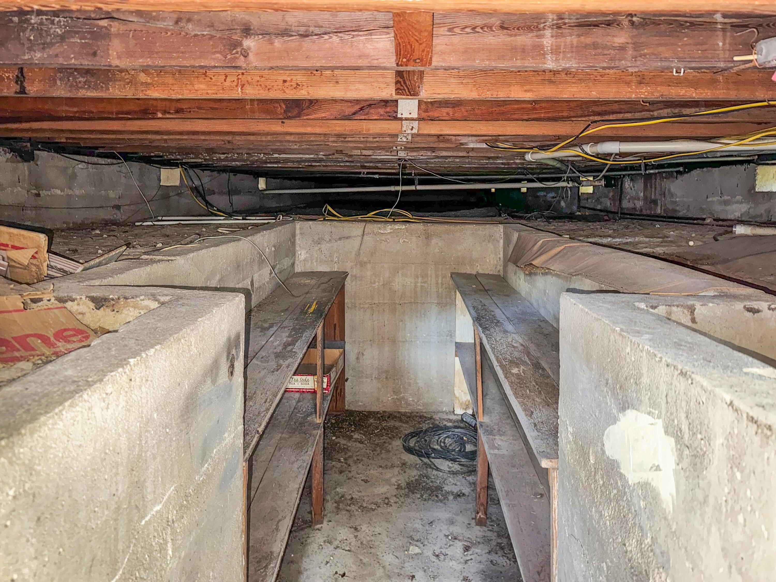 913 Sunset Road West Palm Beach, FL 33401 - Photo 10 of 12 a view of a fireplace with wooden floor