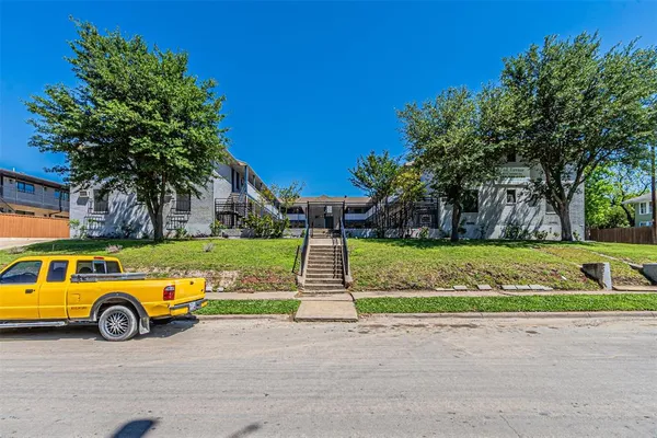 $1,000 | 602 North Lancaster Avenue, Dallas, TX 75203