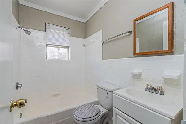 $1,000 | 602 North Lancaster Avenue, Dallas, TX 75203