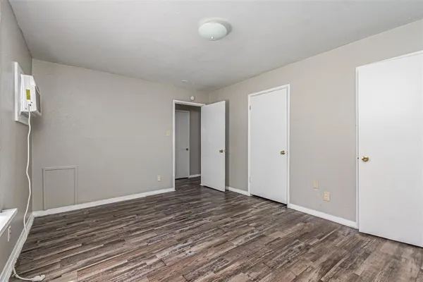 $1,000 | 602 North Lancaster Avenue, Dallas, TX 75203