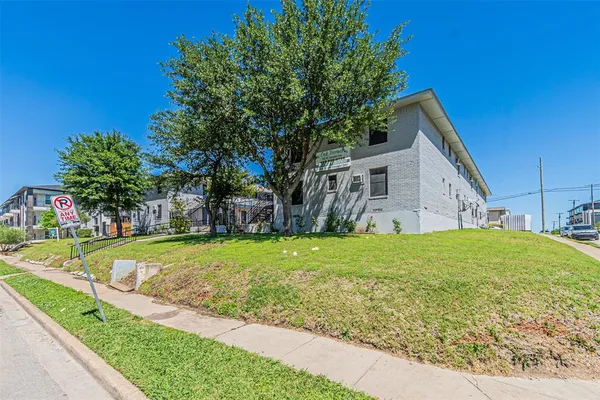 $1,000 | 602 North Lancaster Avenue, Dallas, TX 75203
