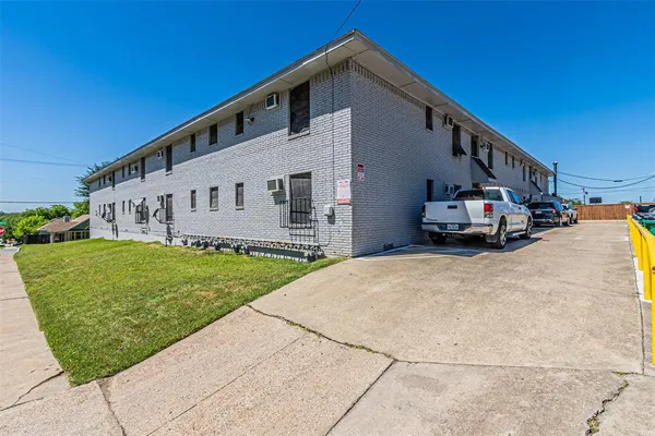$1,000 | 602 North Lancaster Avenue, Dallas, TX 75203