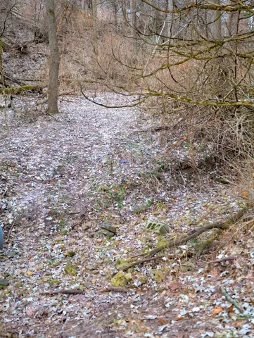 a view of a livingroom with furniture