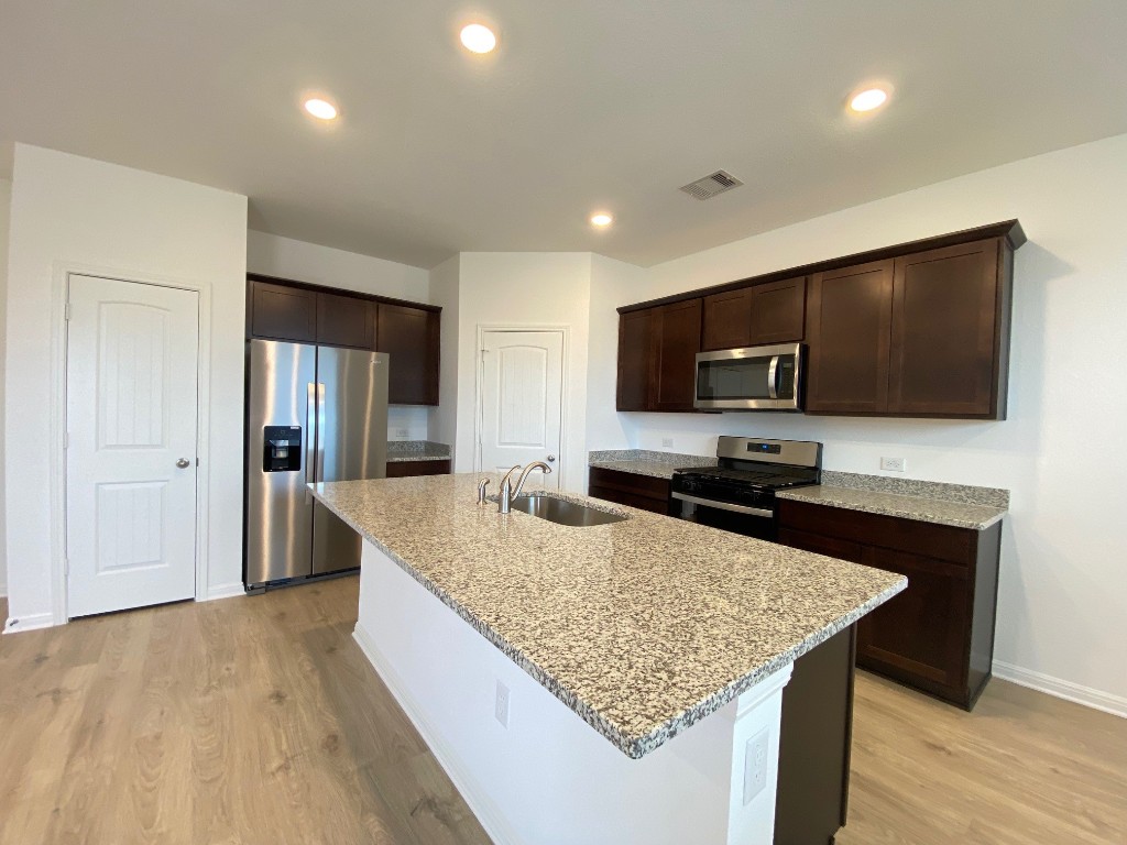 217 Saide Street Georgetown, TX 78626 - Photo 5 of 17