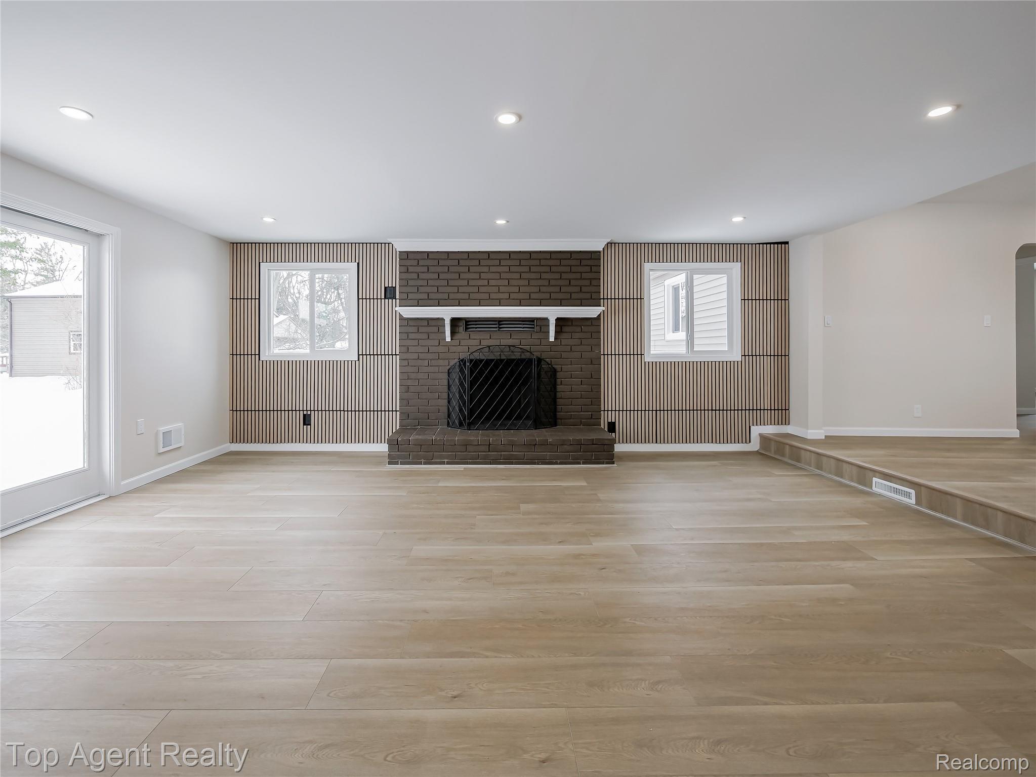 20580 21 Mile Road Macomb, MI 48044 - Photo 9 of 41 21 Mile-2.jpg