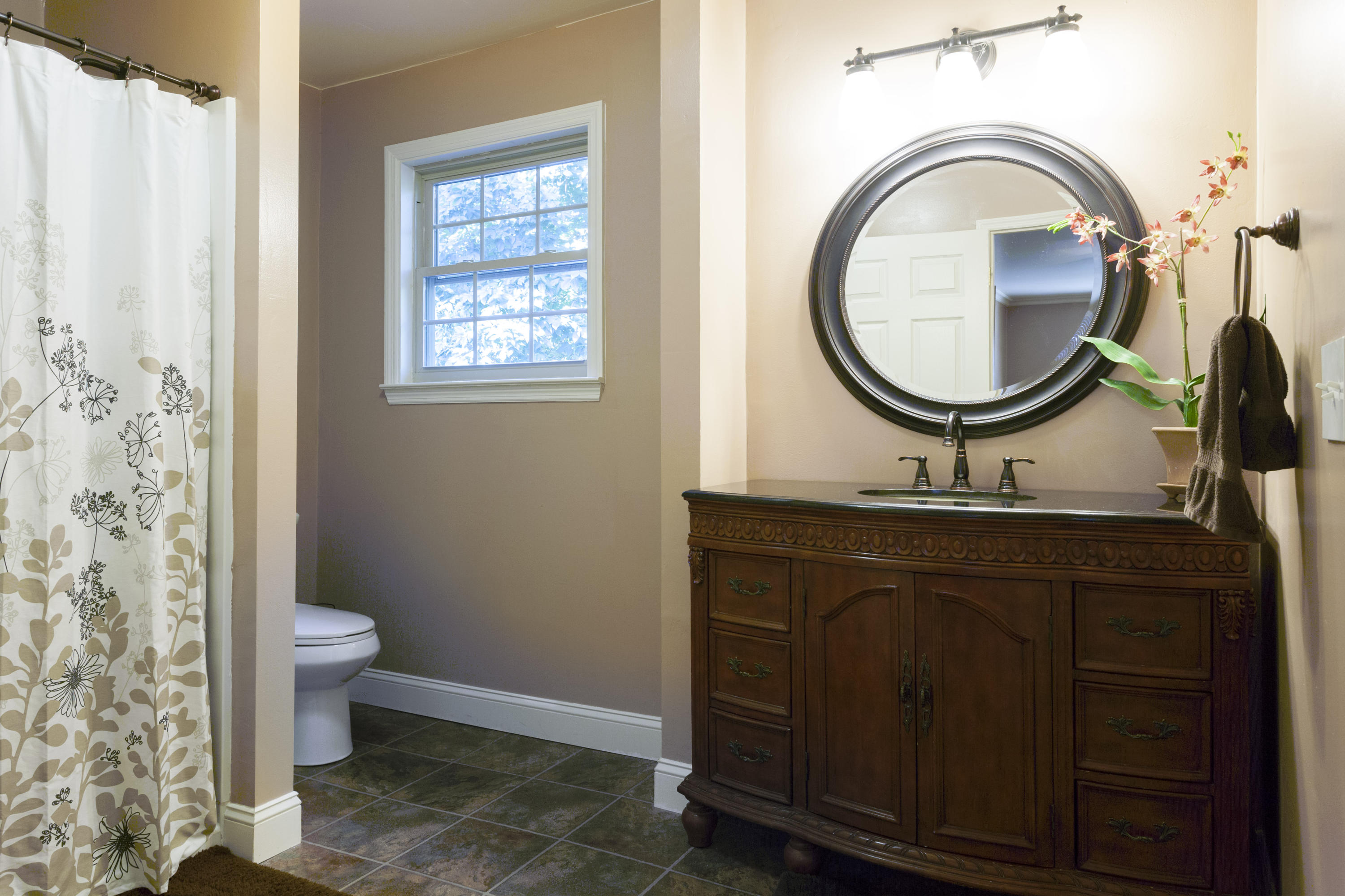 2024 Rock Bluff Road Hixson, TN 37343 - Photo 19 of 40 master bath