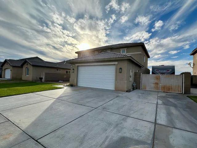 $389,999 | 411 Alameda Street, Blythe, CA 92225
