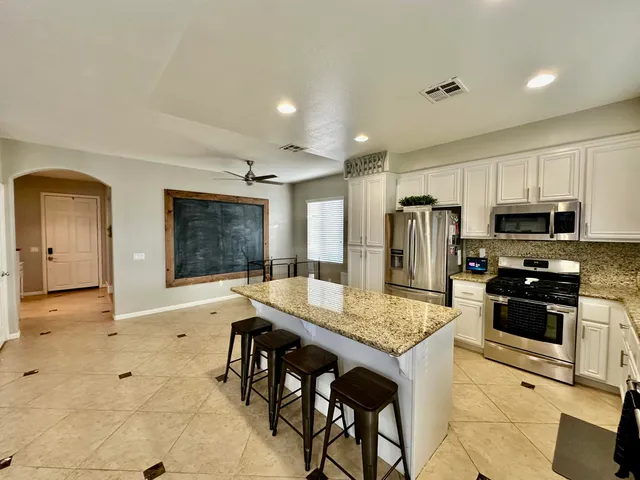 $389,999 | 411 Alameda Street, Blythe, CA 92225