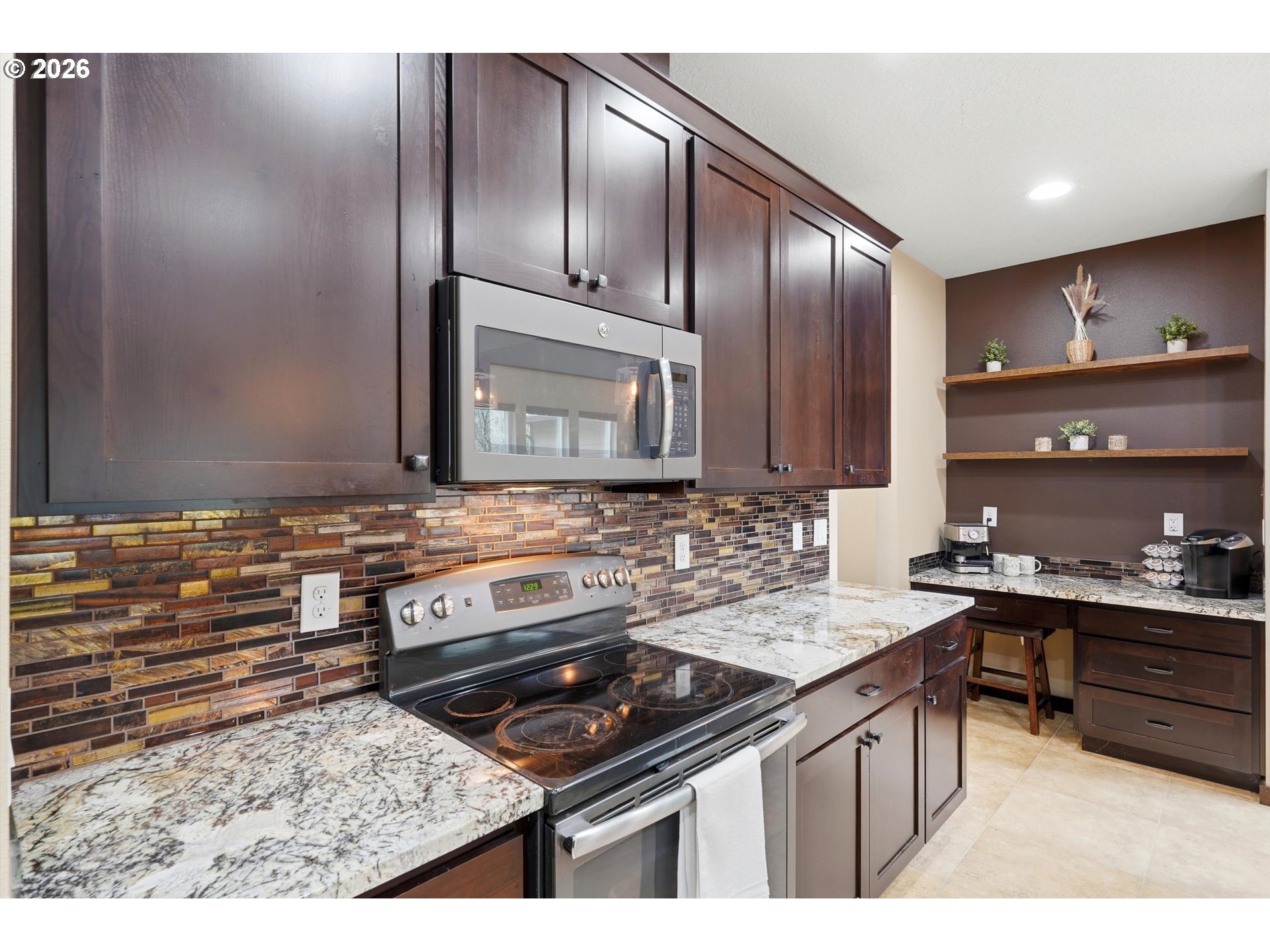 57214 East Marmot Road Sandy, OR 97055 - Photo 11 of 48