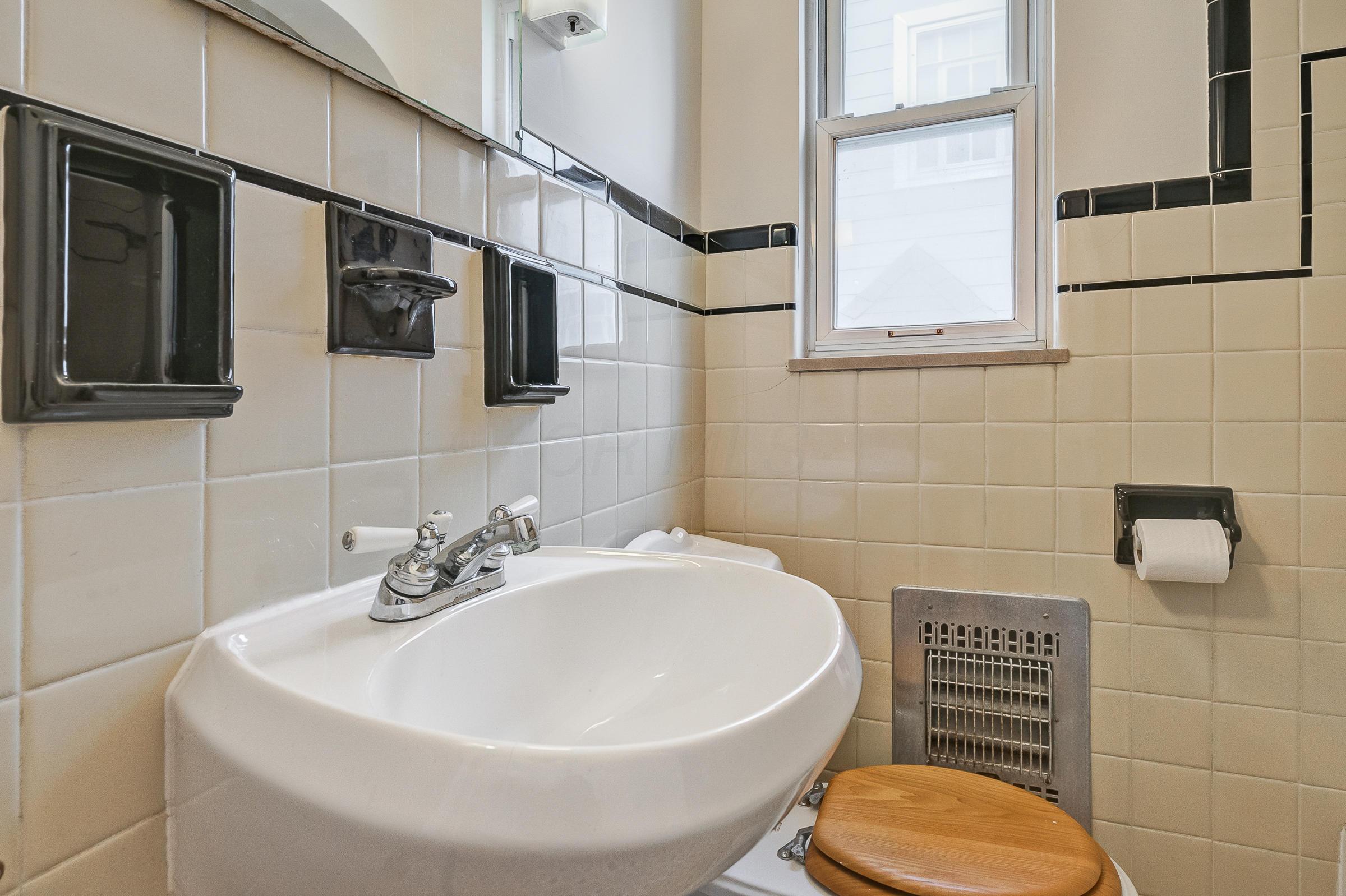 908 Vernon Road Columbus, OH 43209 - Photo 20 of 37