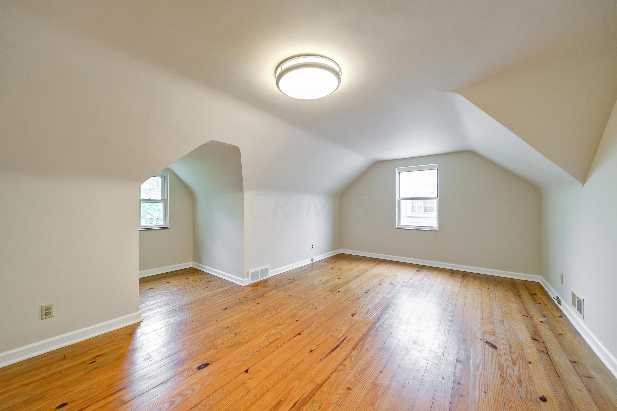 908 Vernon Road Columbus, OH 43209 - Photo 24 of 37