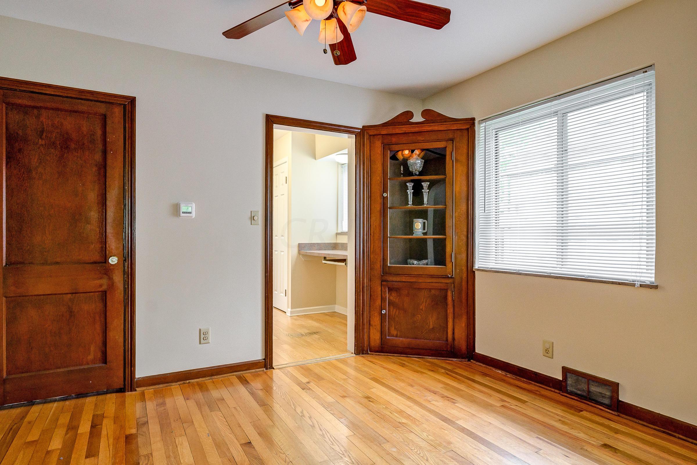 908 Vernon Road Columbus, OH 43209 - Photo 6 of 37