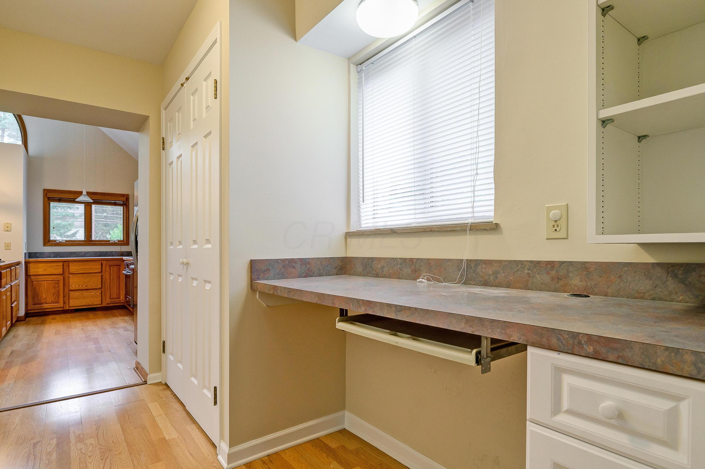 908 Vernon Road Columbus, OH 43209 - Photo 8 of 37