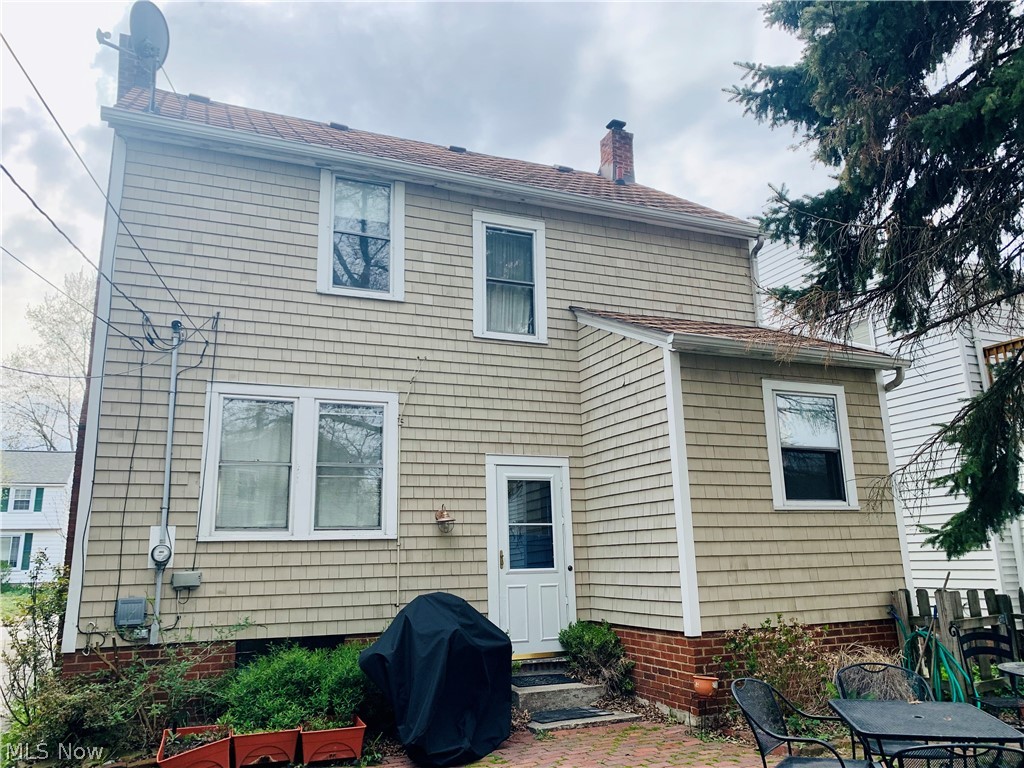 1337 Avondale Road Cleveland, OH 44121 - Photo 5 of 31