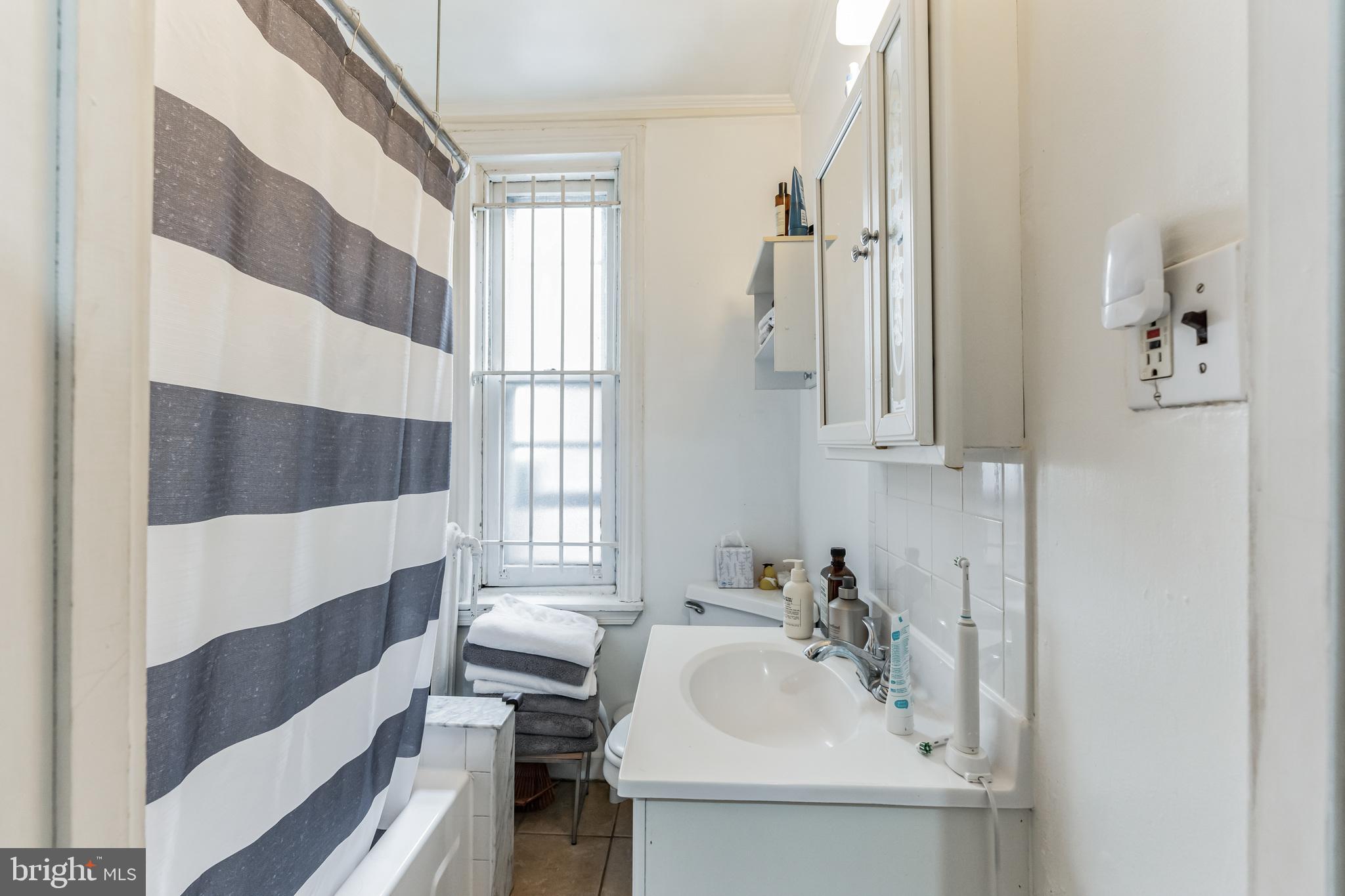 2320 Spruce Street, Unit 3R Philadelphia, PA 19103 - Photo 15 of 16