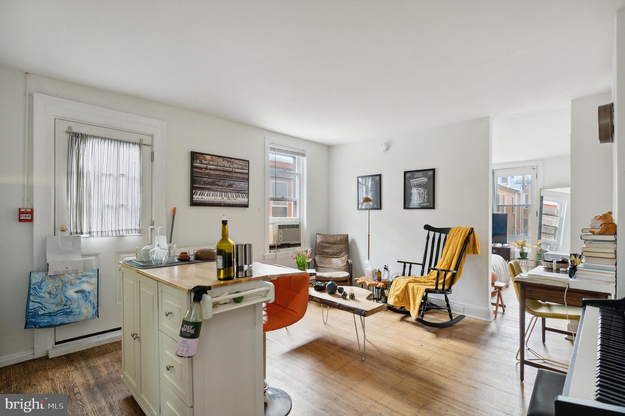 2320 Spruce Street, Unit 3R Philadelphia, PA 19103 - Photo 4 of 16