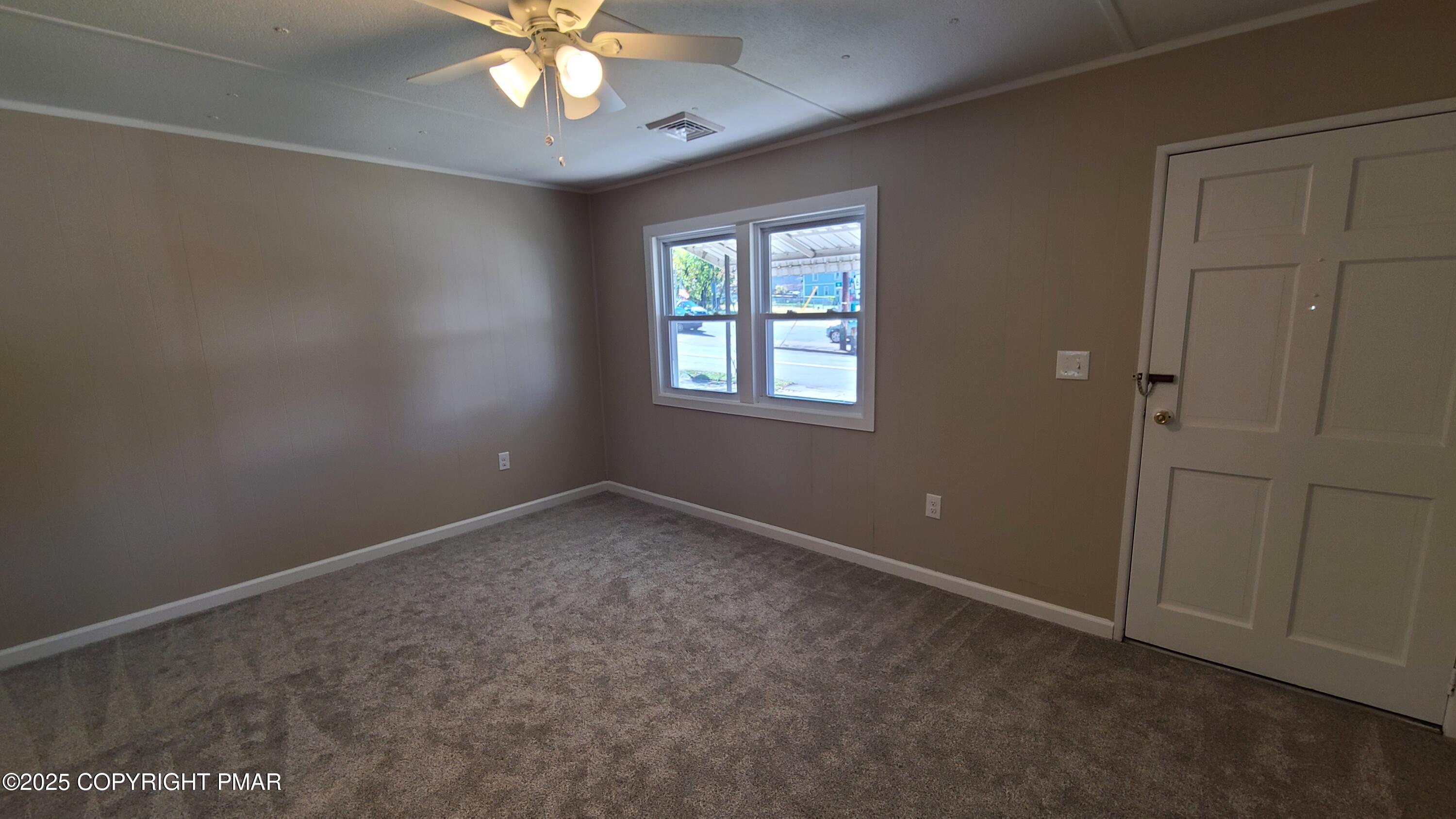 194 Broad Street Stroudsburg, PA 18360 - Photo 4 of 16 20251010_130543