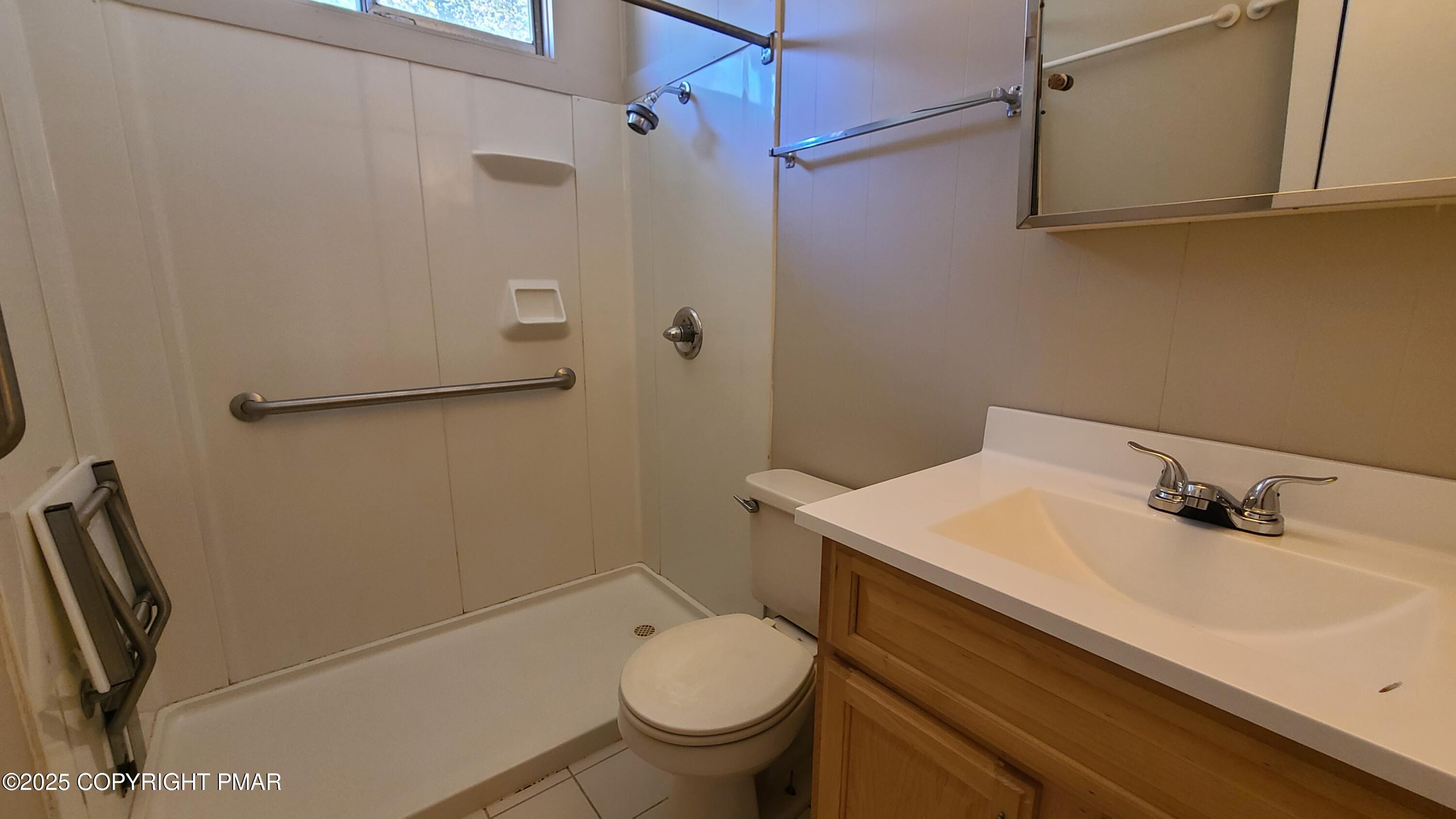 194 Broad Street Stroudsburg, PA 18360 - Photo 8 of 16 20251010_130655