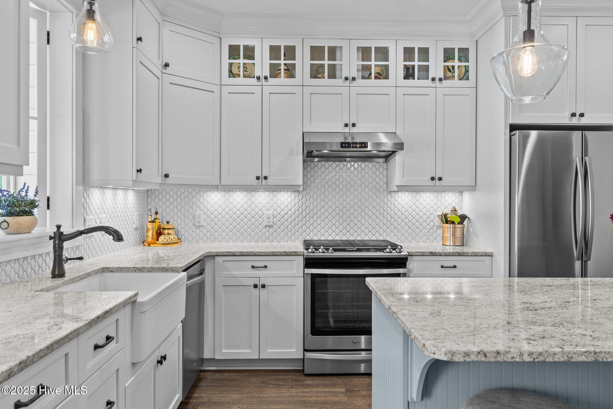 114 Sundance Circle Hampstead, NC 28443 - Photo 9 of 52 Plenty of cabinet space