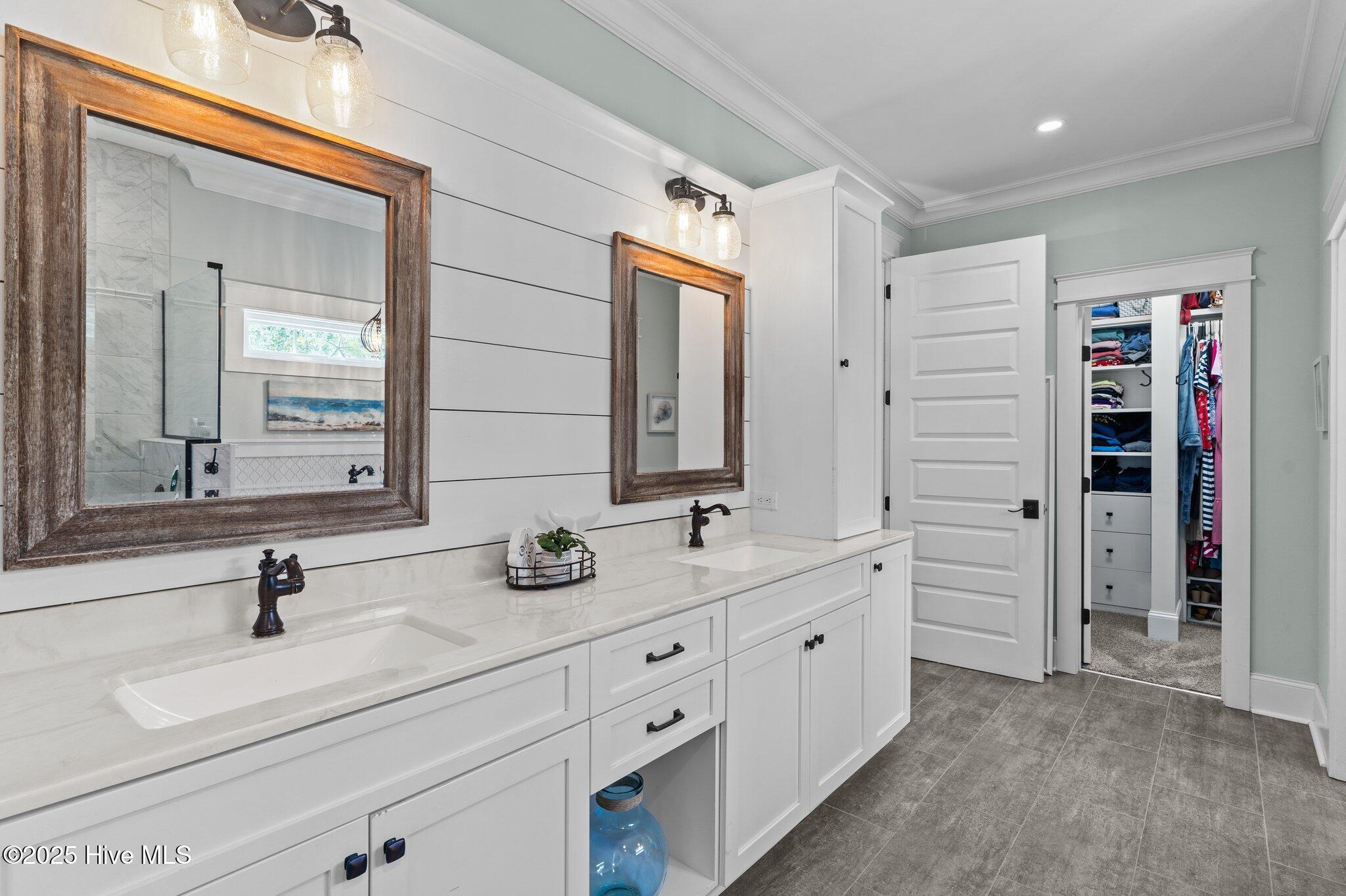 114 Sundance Circle Hampstead, NC 28443 - Photo 17 of 52 Primary bath double sink