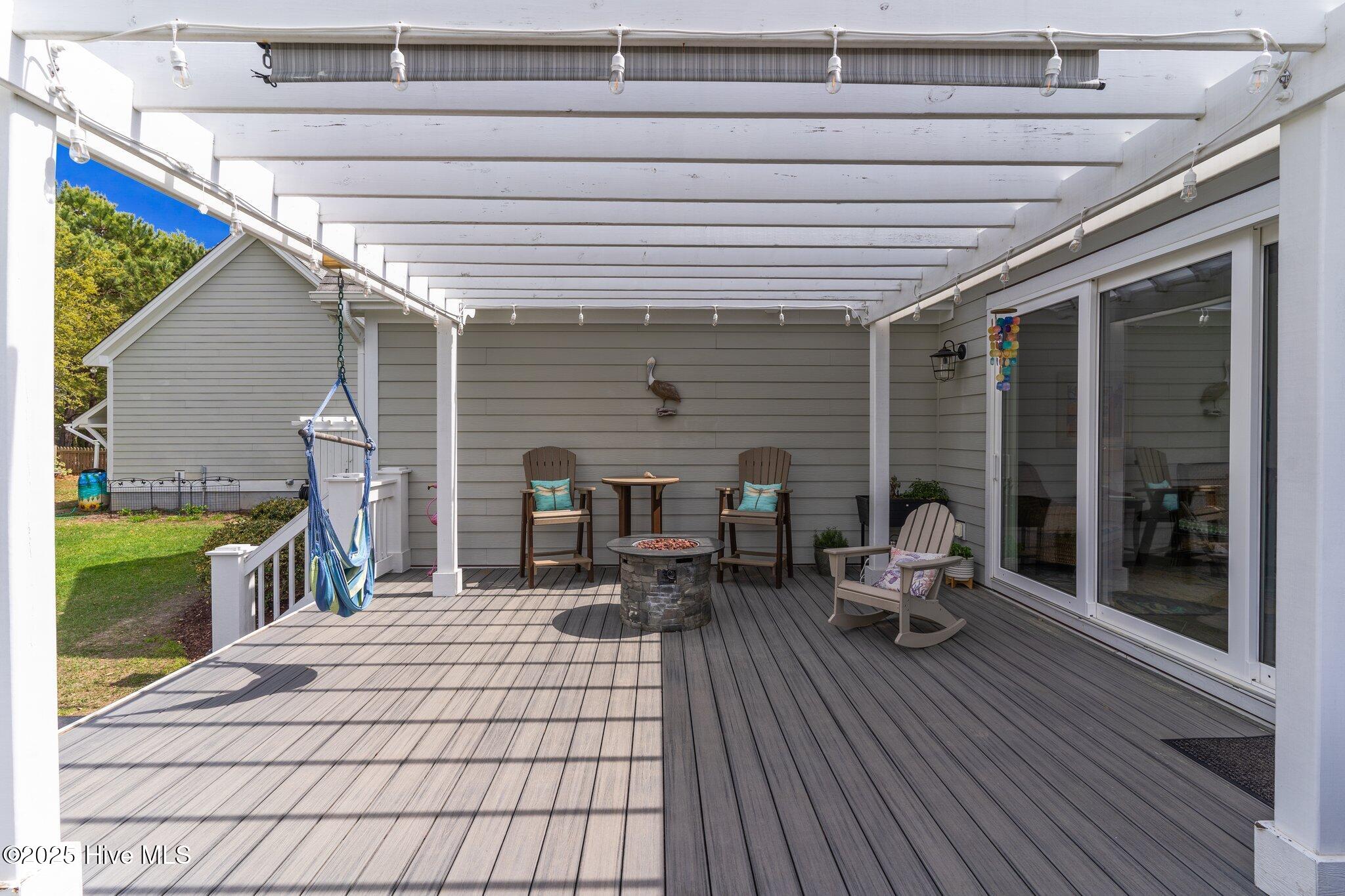 114 Sundance Circle Hampstead, NC 28443 - Photo 28 of 52 Large deck