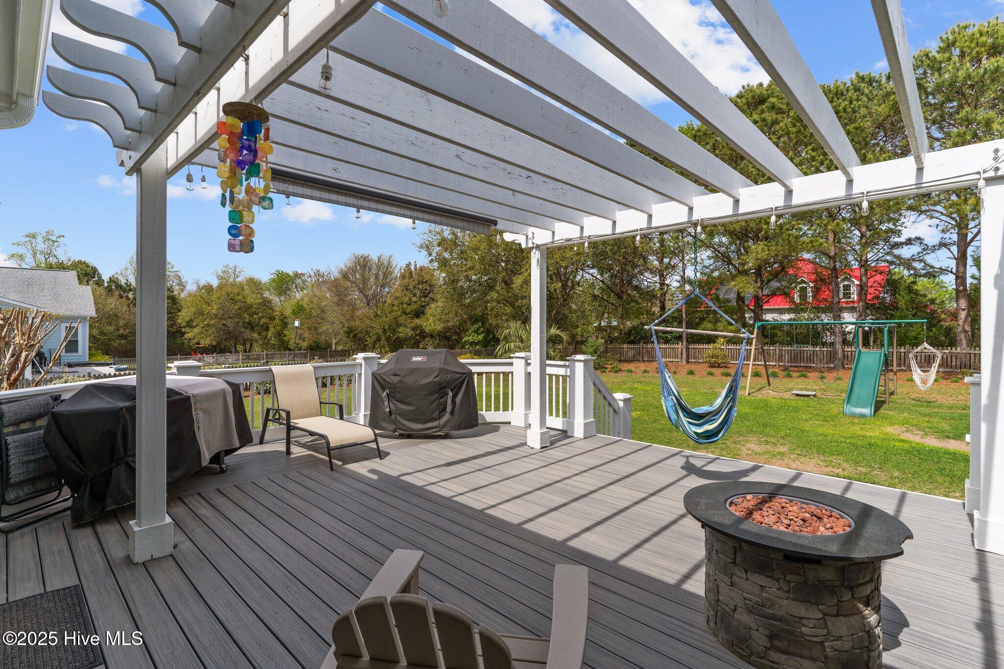 114 Sundance Circle Hampstead, NC 28443 - Photo 29 of 52 Deck view
