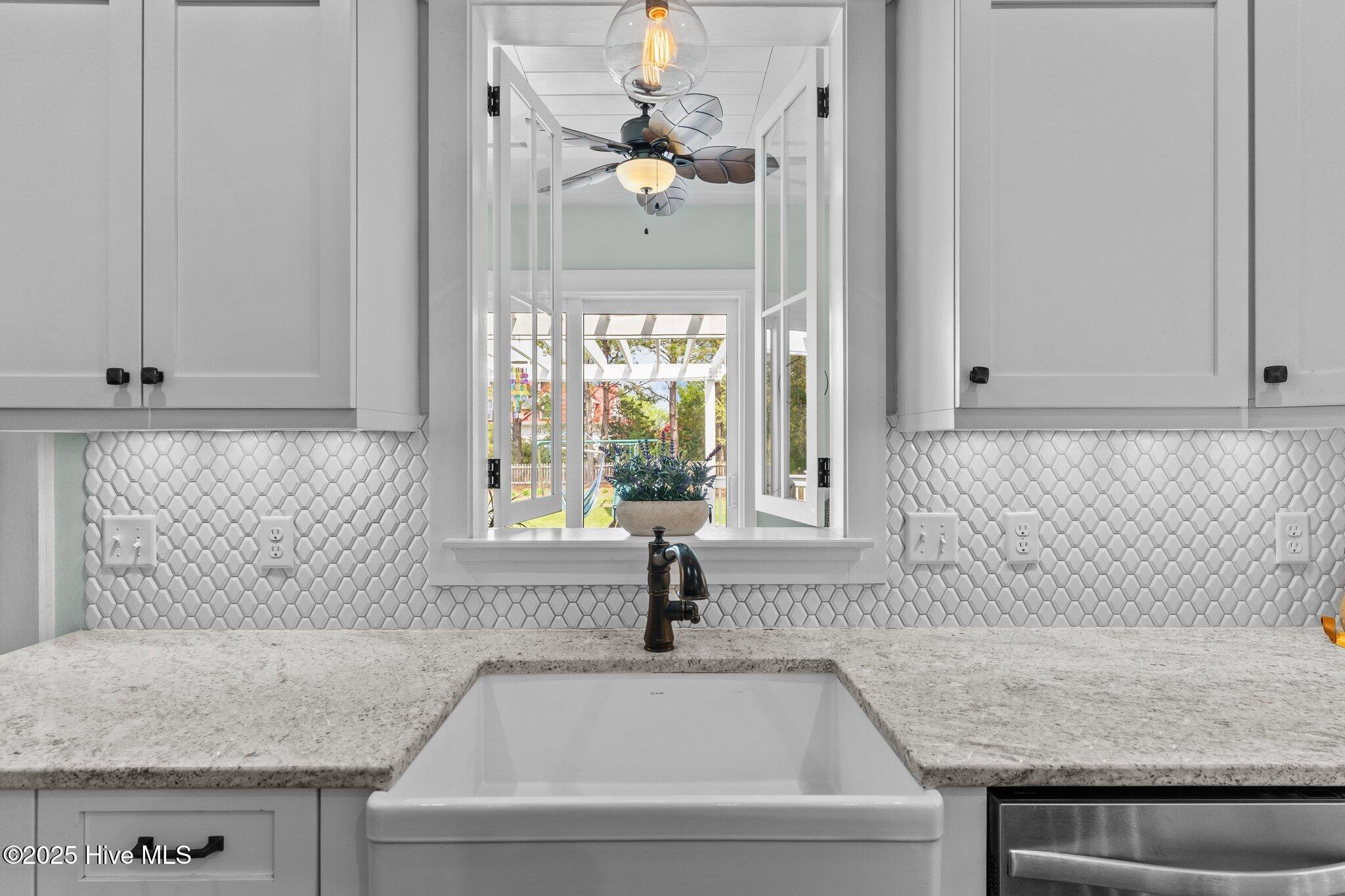 114 Sundance Circle Hampstead, NC 28443 - Photo 8 of 52 Entertainers window