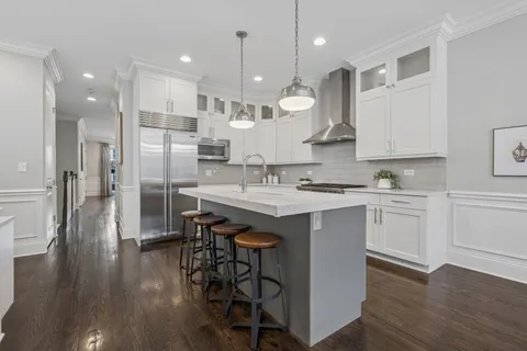 $1,299,000 | 2740 North Seminary Avenue, Unit 1, Chicago, IL 60614