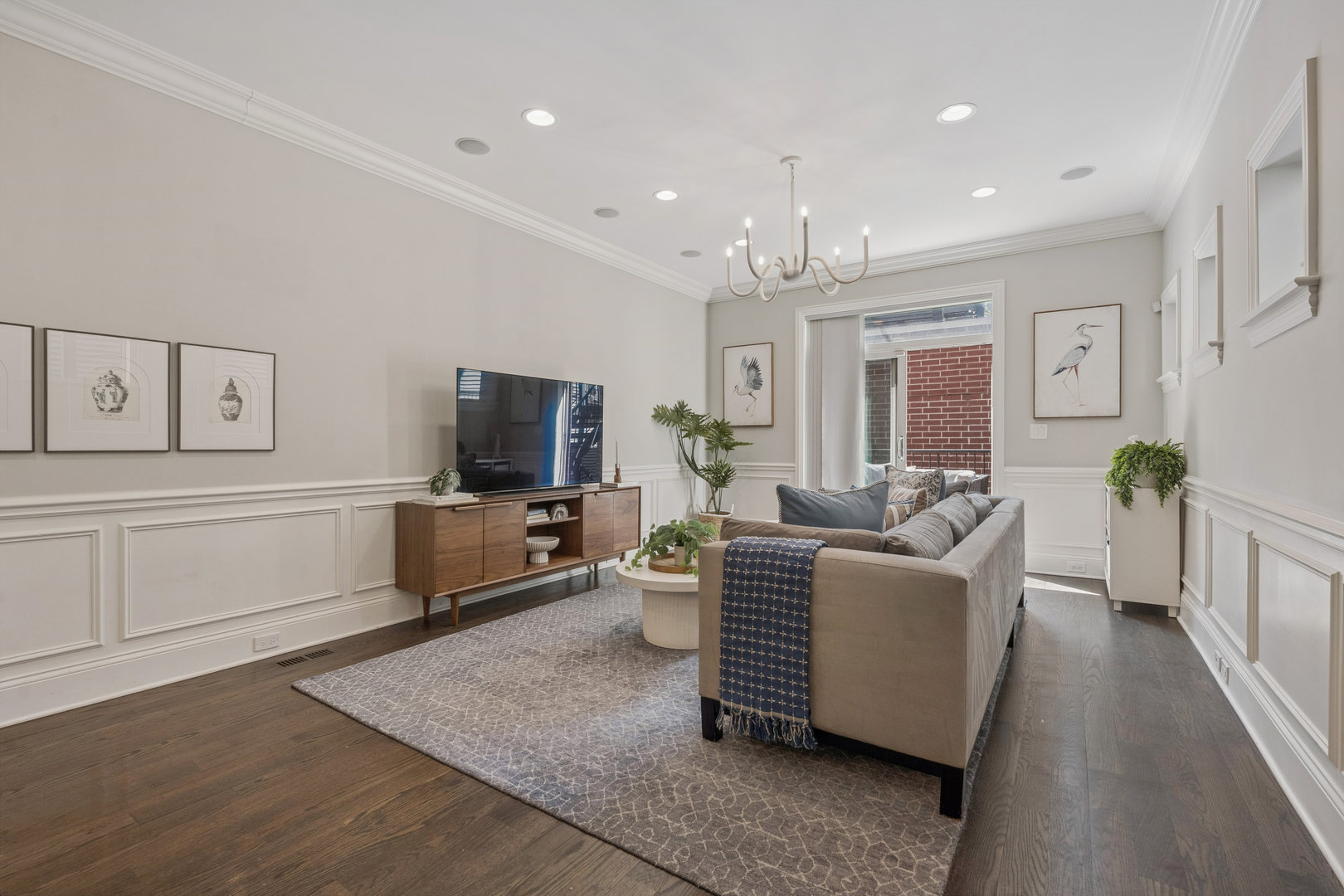 2740 North Seminary Avenue, Unit 1 Chicago, IL 60614 - Photo 23 of 46 a living room with furniture and a flat screen tv