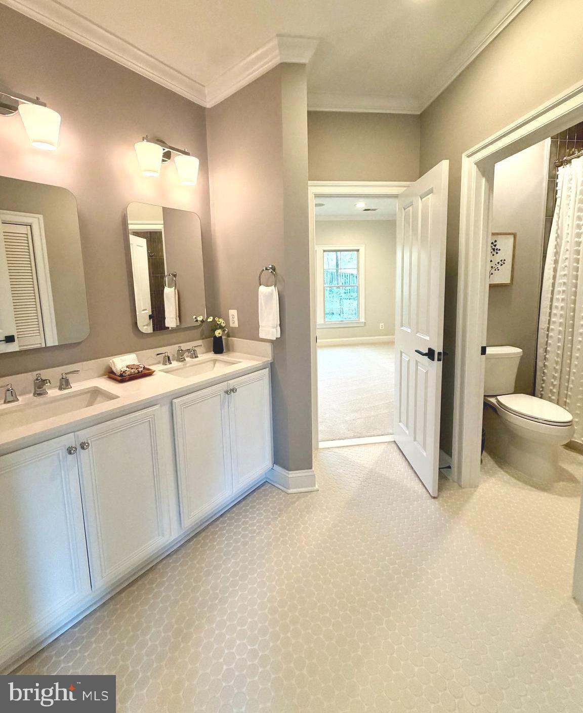 9153 Riesley Lane Vienna, VA 22182 - Photo 19 of 28 Shared bath between bedrooms 3 & 4