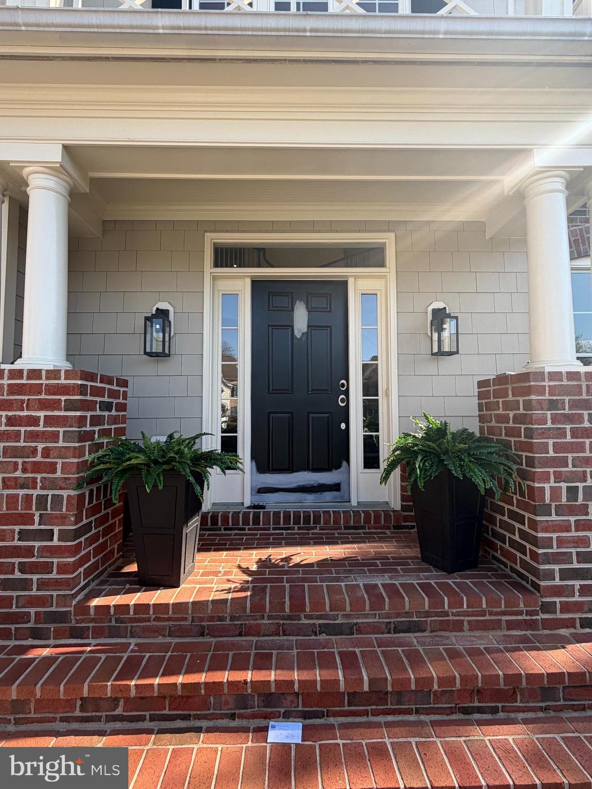 9153 Riesley Lane Vienna, VA 22182 - Photo 2 of 28 Welcoming front porch