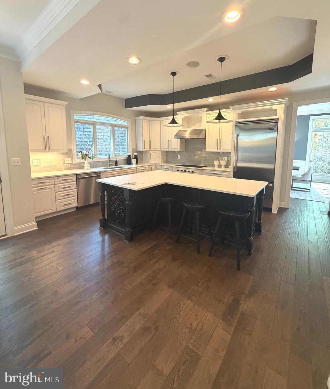 9153 Riesley Lane Vienna, VA 22182 - Photo 7 of 28 Chefs kitchen w/high end appliances & Quartz