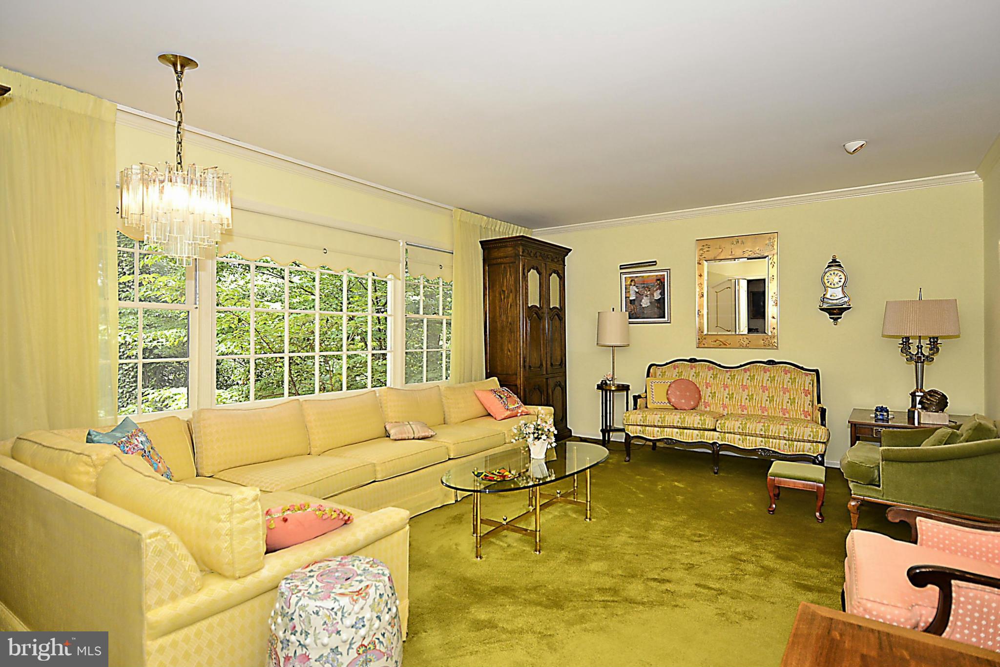 508 Hermleigh Road Silver Spring, MD 20902 - Photo 4 of 30 Living Room