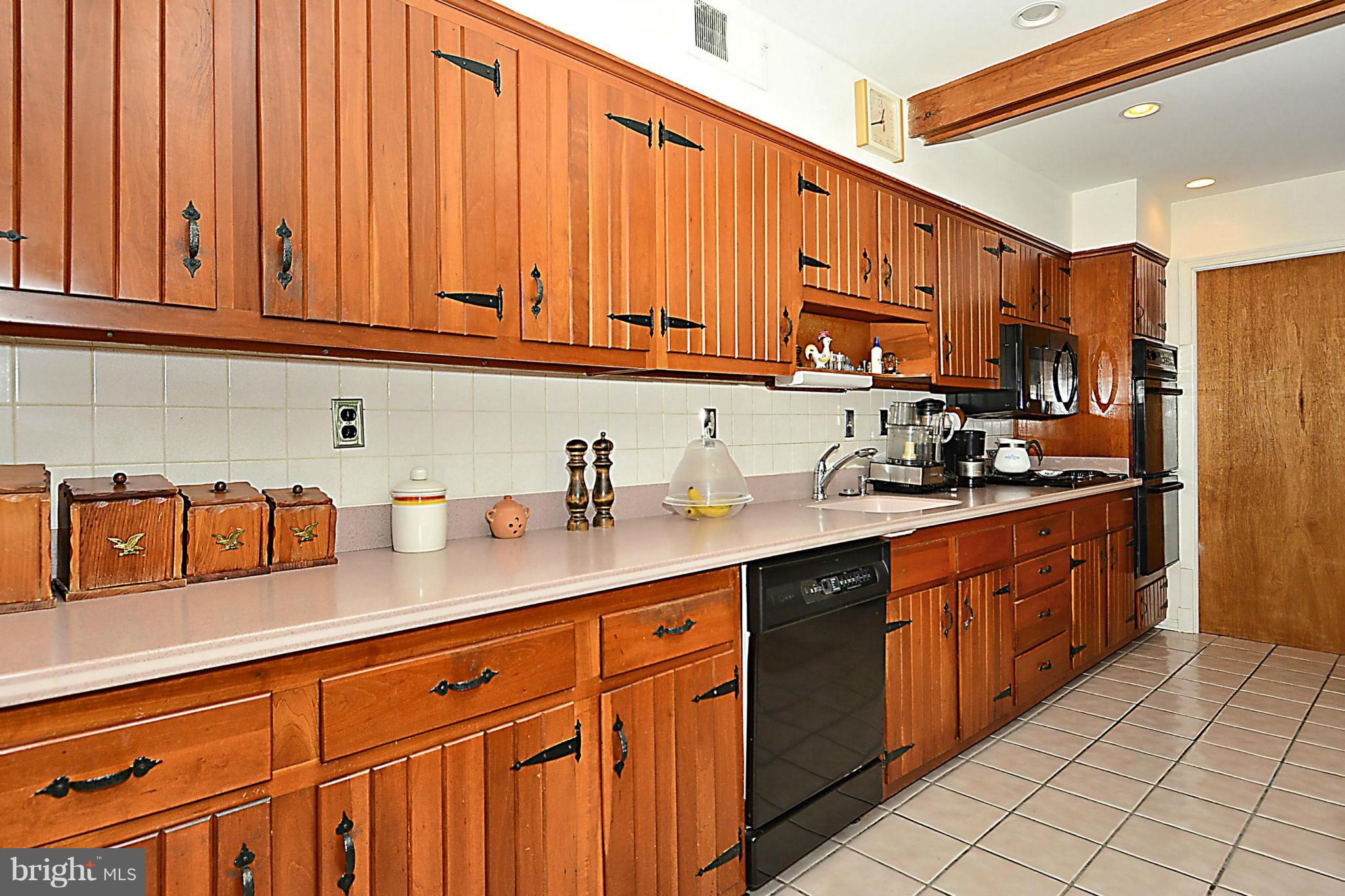 508 Hermleigh Road Silver Spring, MD 20902 - Photo 9 of 30 Kitchen