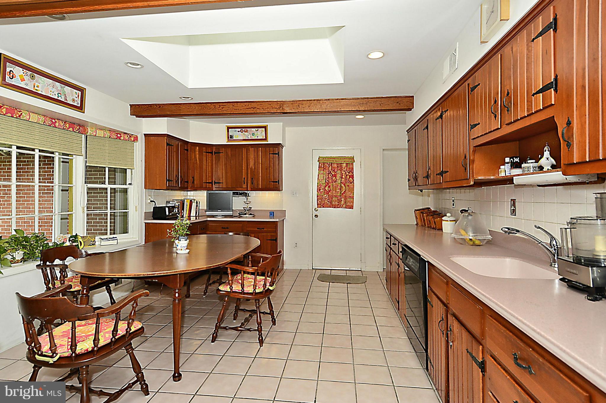 508 Hermleigh Road Silver Spring, MD 20902 - Photo 10 of 30 Kitchen