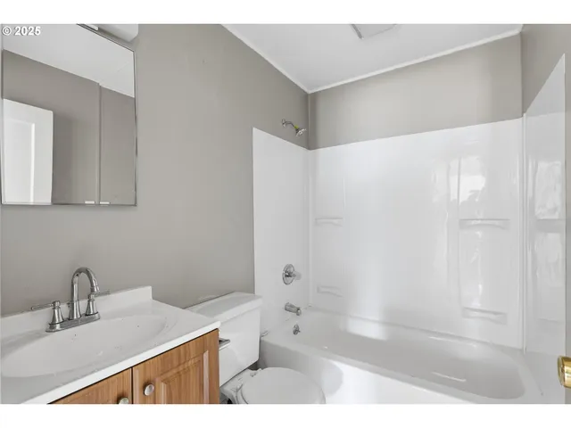 $399,900 | 11751 Southeast Oak Street, Portland, OR 97216