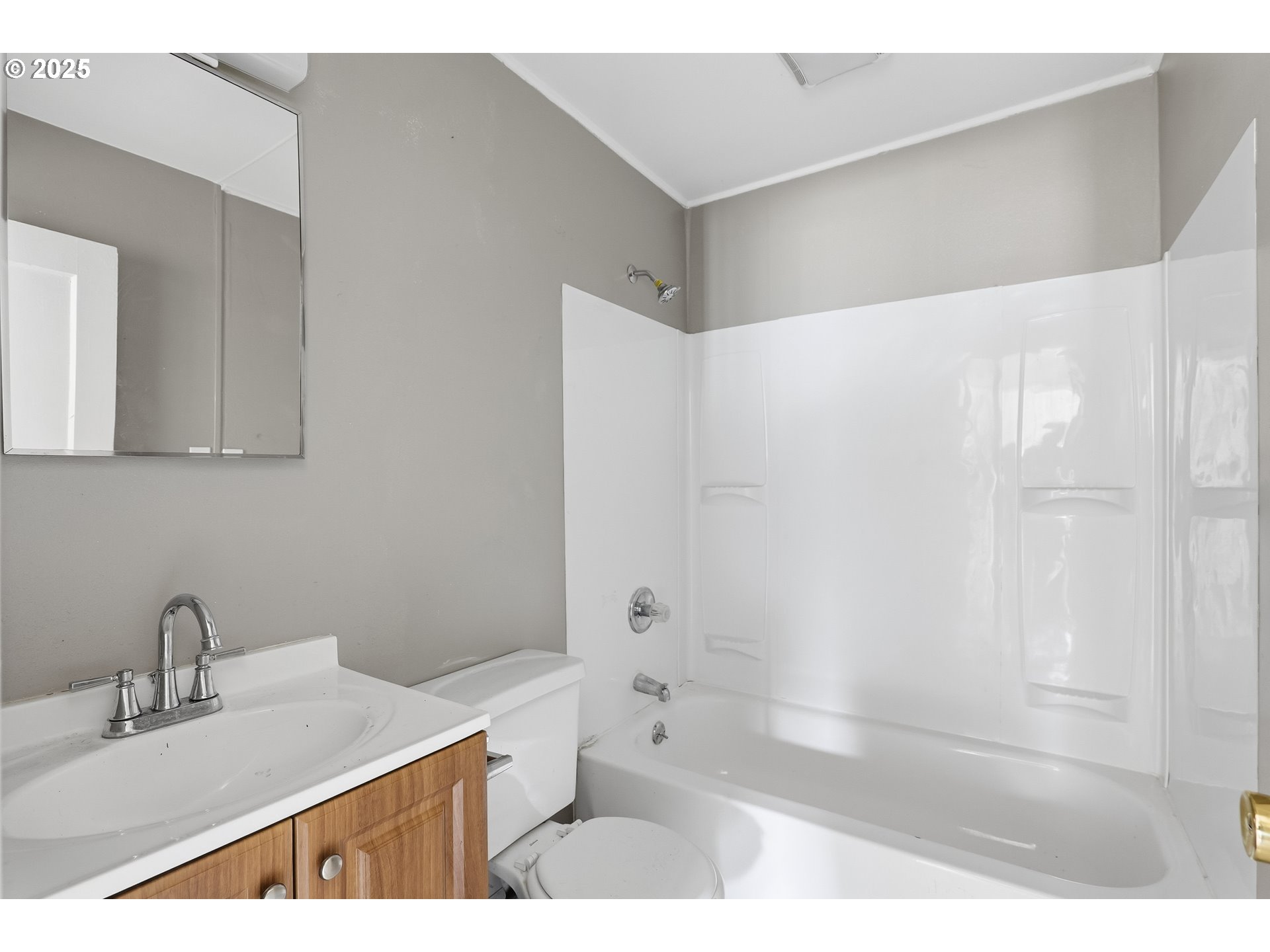 11751 Southeast Oak Street Portland, OR 97216 - Photo 22 of 26