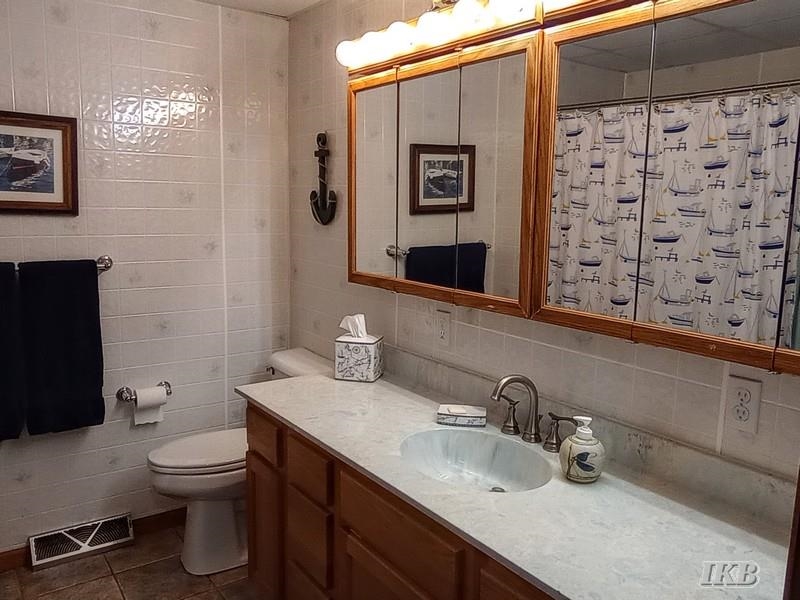 5124 Islanders Way Gladwin, MI 48624 - Photo 13 of 89