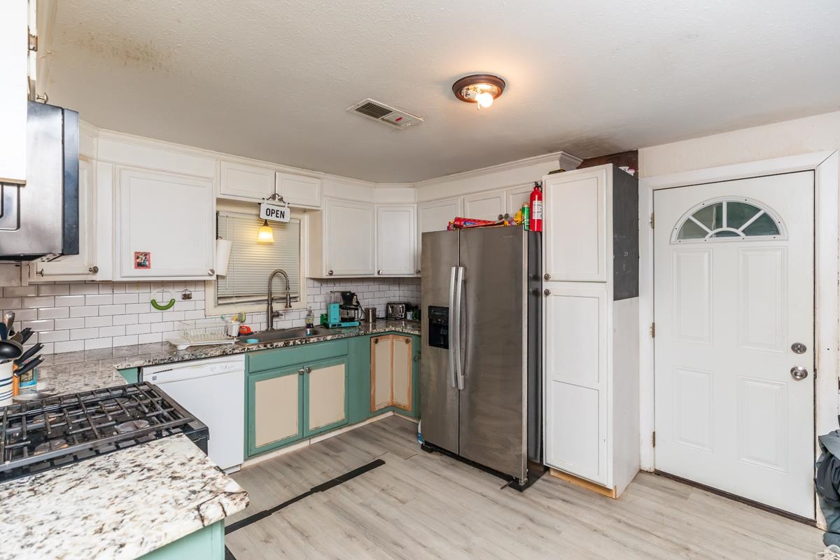 370 North Meeker Road Beaumont, TX 77713 - Photo 2 of 13