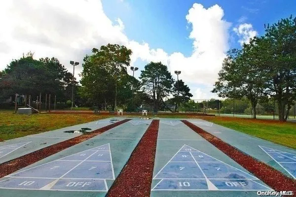 $142,997 | 164 Village Circle West, Manorville, NY 11949