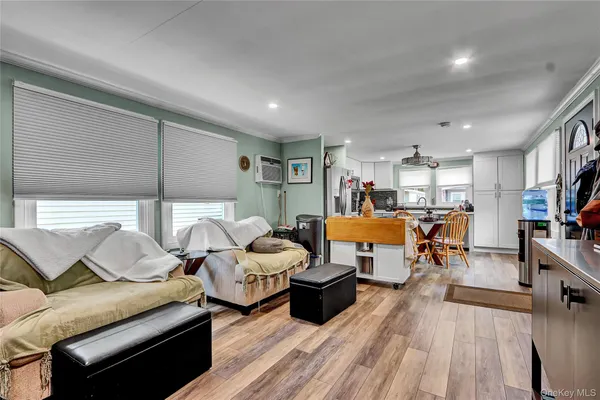 $142,997 | 164 Village Circle West, Manorville, NY 11949