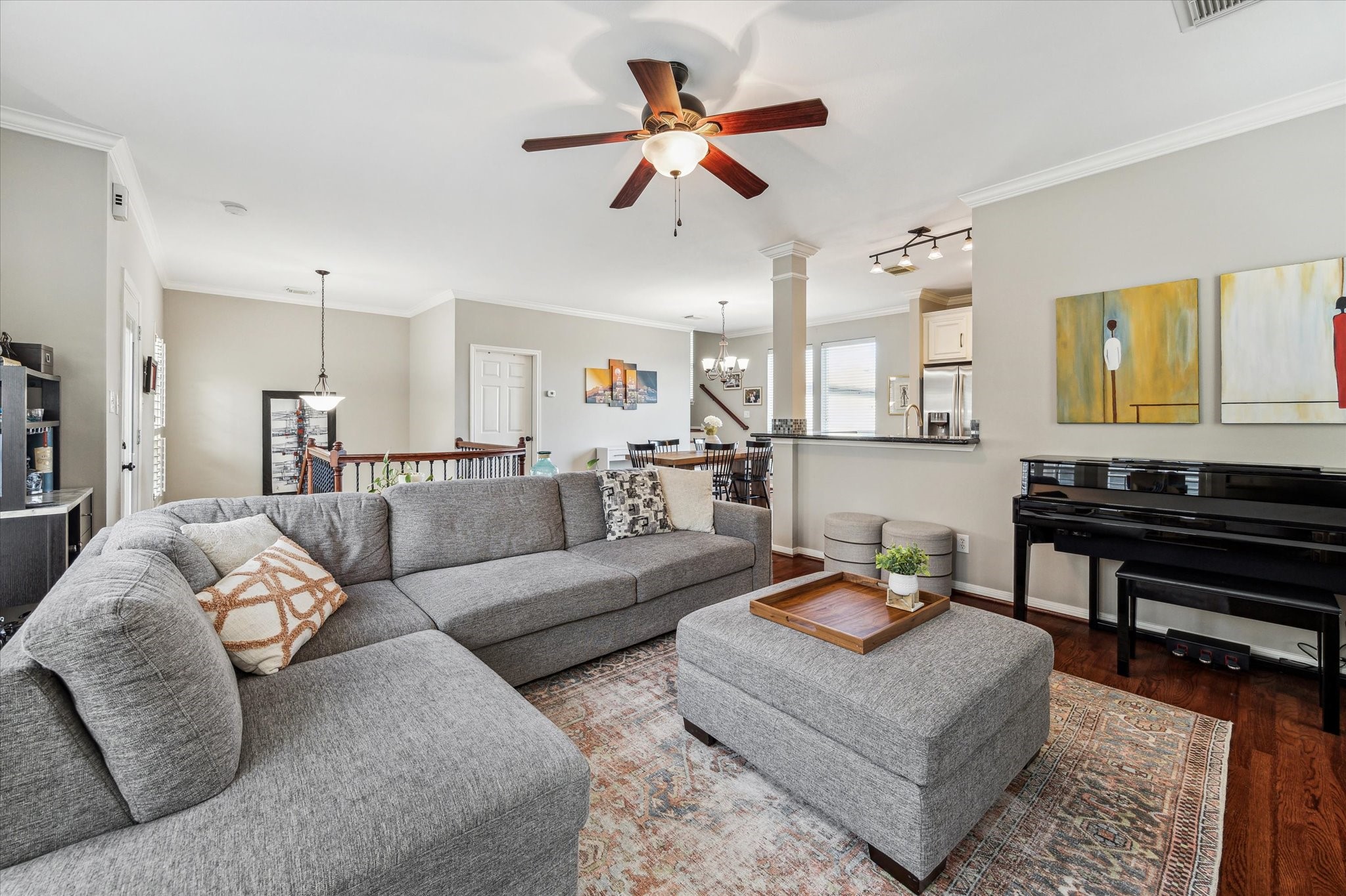 920 Cohn Street Houston, TX 77007 - Photo 2 of 24 A third view of the spacious living room on the 2nd floor