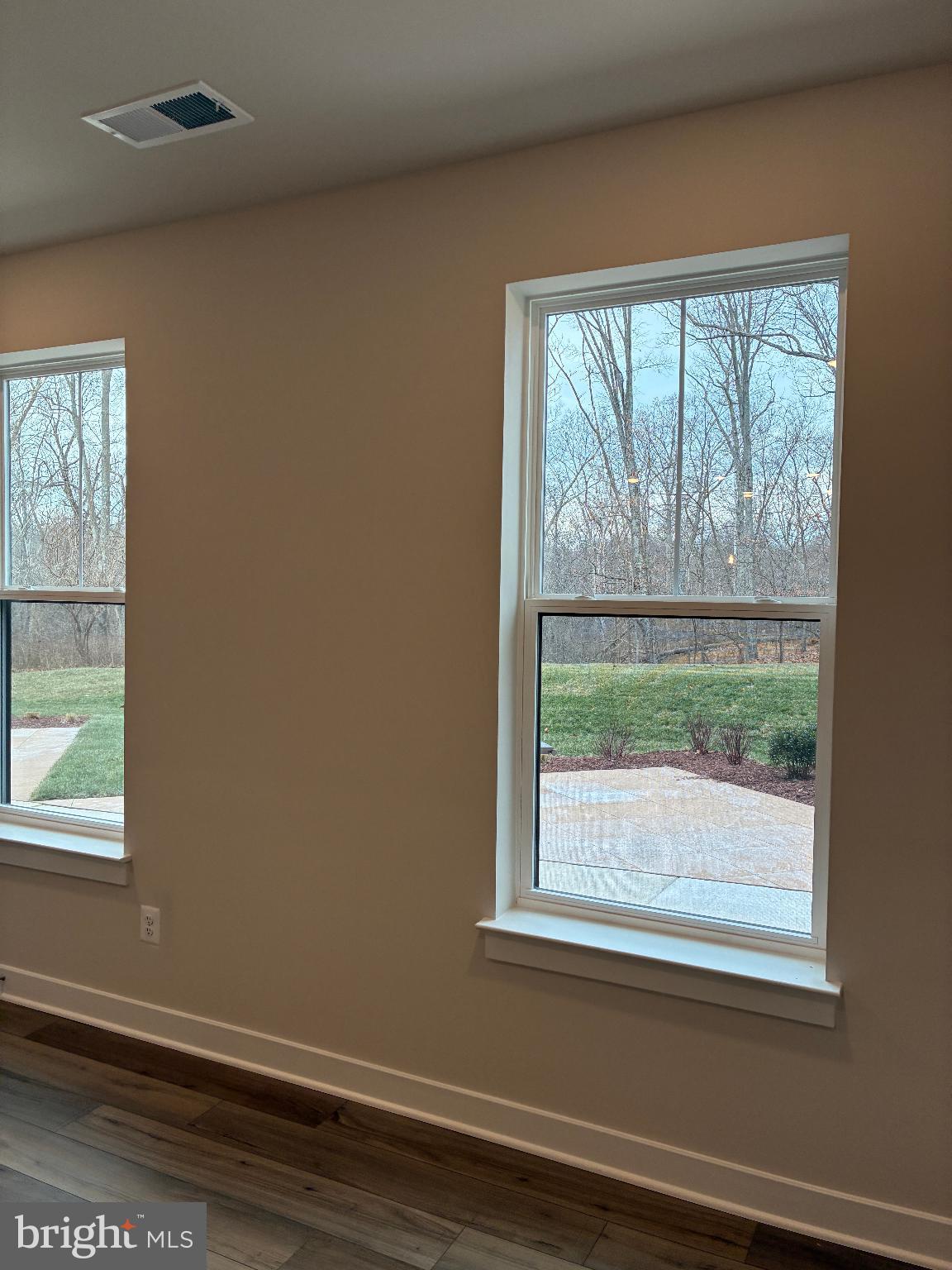 20823 Cloongee Terrace Sterling, VA 20166 - Photo 4 of 12 an empty room with a window