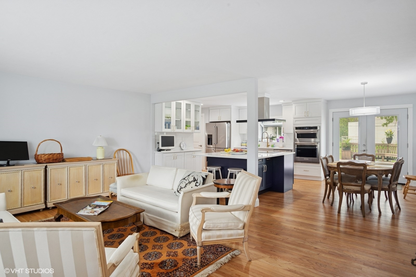 2050 Beechnut Road Northbrook, IL 60062 - Photo 3 of 18 a living room with furniture and view of kitchen