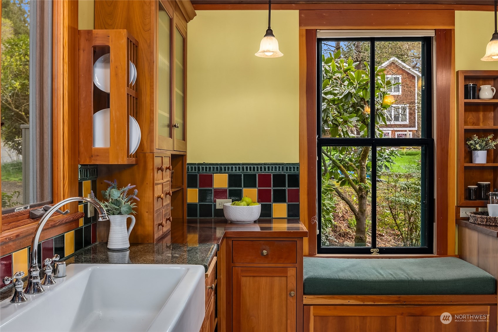 8251 Northeast Beck Road Bainbridge Island, WA 98110 - Photo 10 of 40