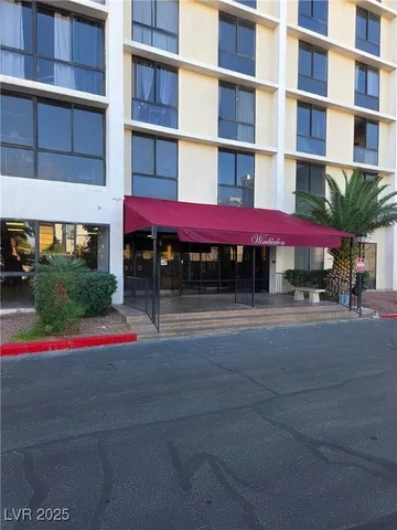 $1,575 | 3930 South University Center Drive, Unit 204, Las Vegas, NV 89119
