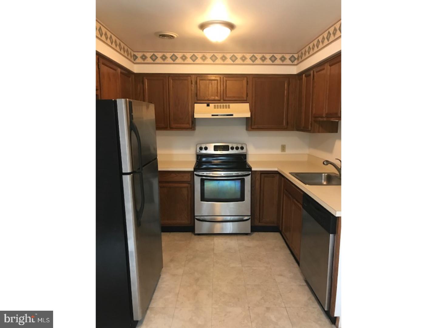 212 Christopher Place, Unit 12 Chalfont, PA 18914 - Photo 11 of 21 Kitchen