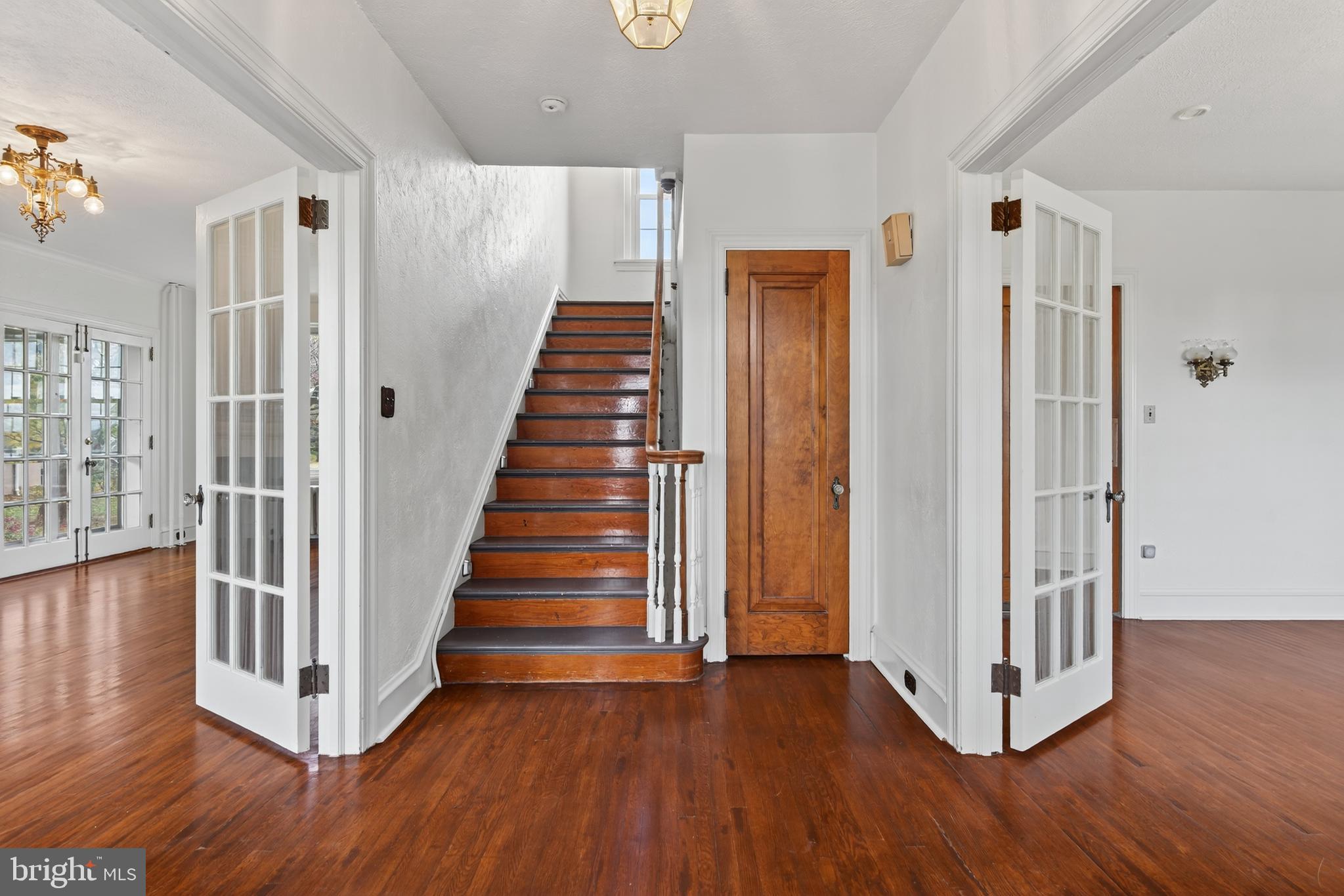 379 East Main Street Leola, PA 17540 - Photo 6 of 56