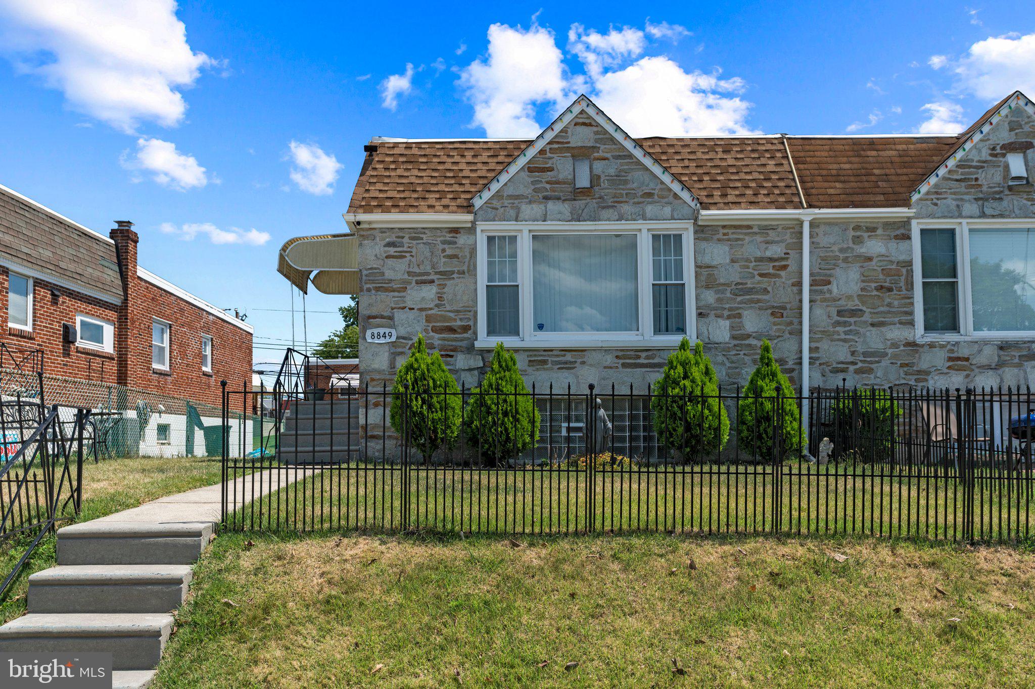8849 Calvert Street Philadelphia, PA 19152 - Photo 2 of 31 Gallery Image 2